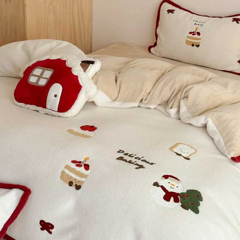 Christmas Four-piece girl heart thickened warm bionic cashmere cute Christmas flower embroidery autumn winter quilt cover bedding high-end Y251126