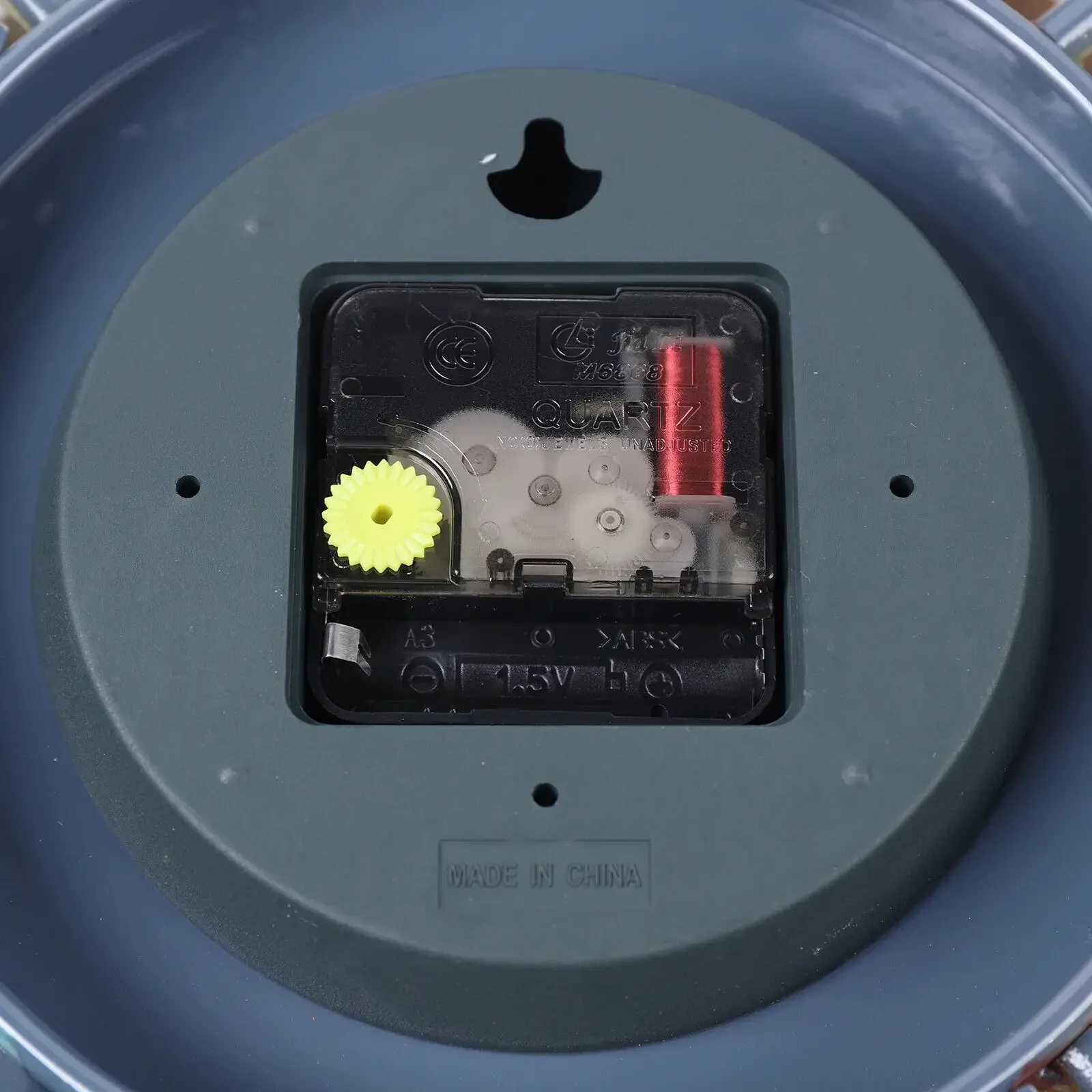 Silent Metal Large Wall Clock 22 Inch Mid Century Modern Big Colorful Sunburst Starburst Clock for Living Room Decor C251126