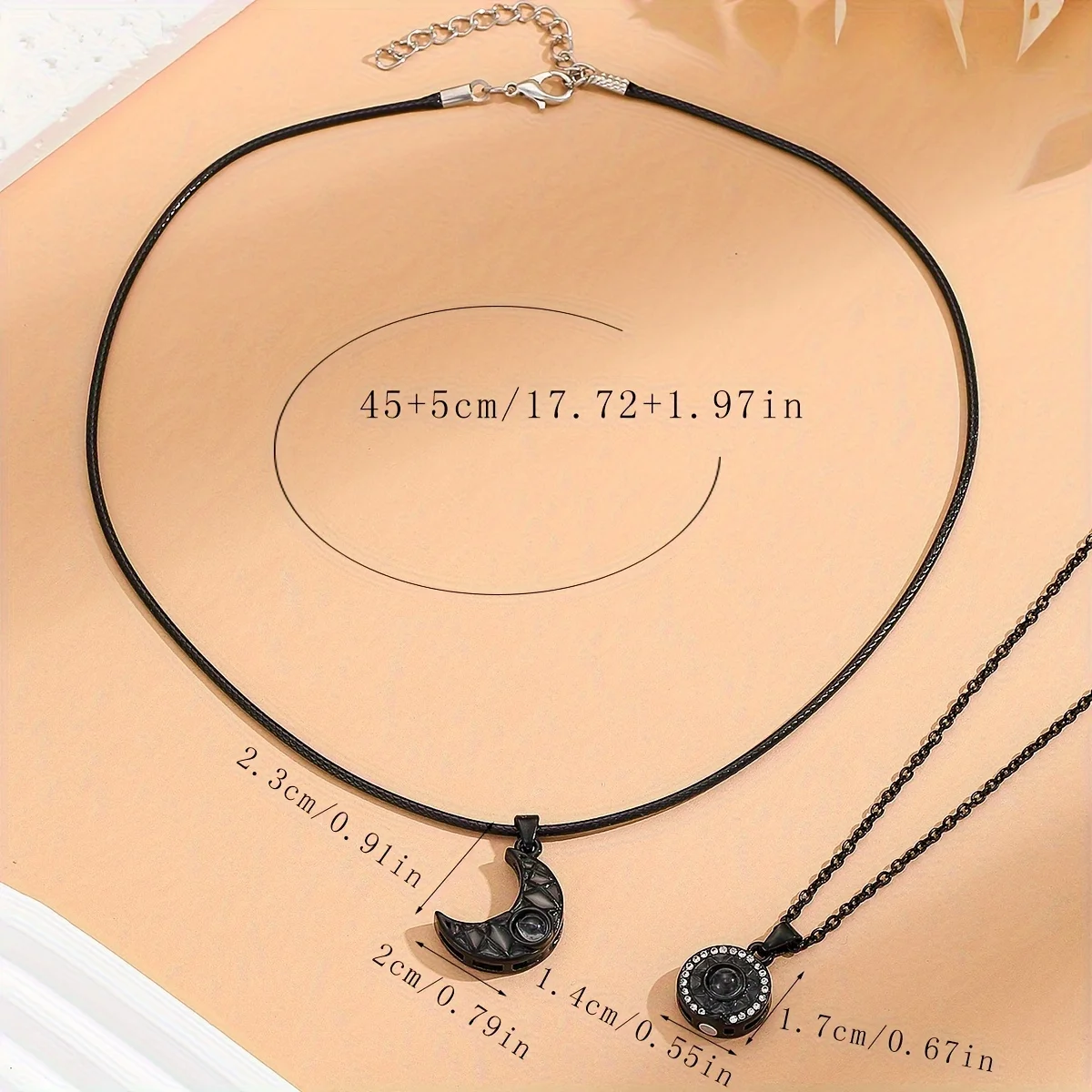 2Pcs Glowing Moon and Sun Projection Couple Necklaces in 100 languages expressing "I love you" - fashionable gift jewelry