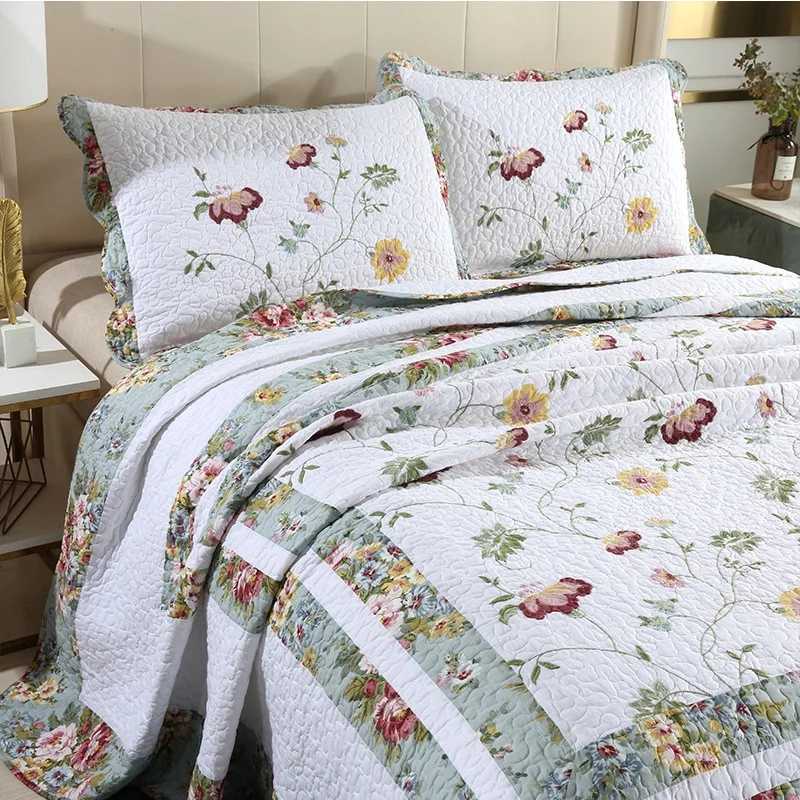 Christmas 3-Piece Embroidered Floral Cotton Quilt Set Elegant Lightweight Soft Bedspread Coverlet with 2 Pillow Shams FloralFull/Queen Y251126