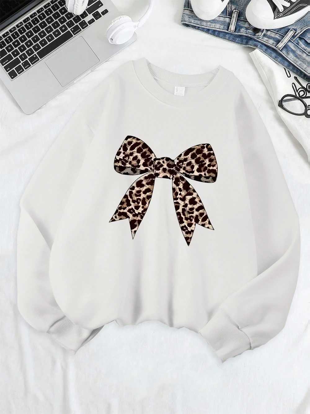 Bow Leopard Sweatshirts Womens CrewneCK Basics Hoodies Loose Fleece Warm CloTHes Autumn Winter Sporty Woman Pullover J251136