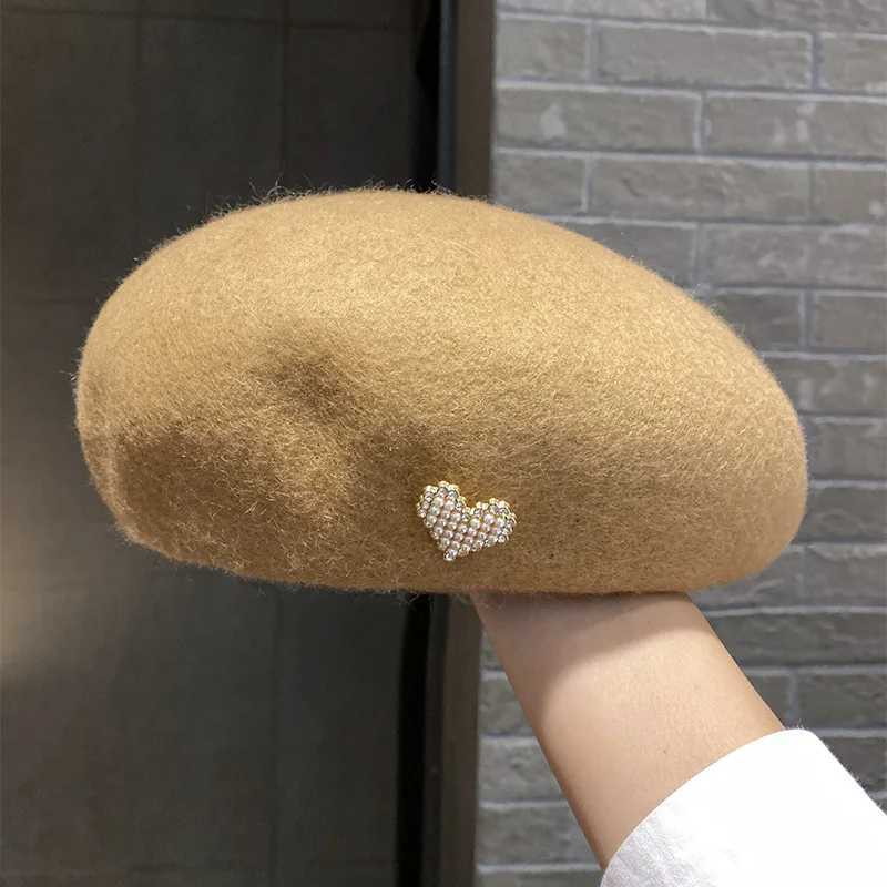 Women Autumn Winter Metal Heart Decor Thickened Warm Wool Blend Beret Cap Fashion Daily Wear Casual Chic Style for Women J251125