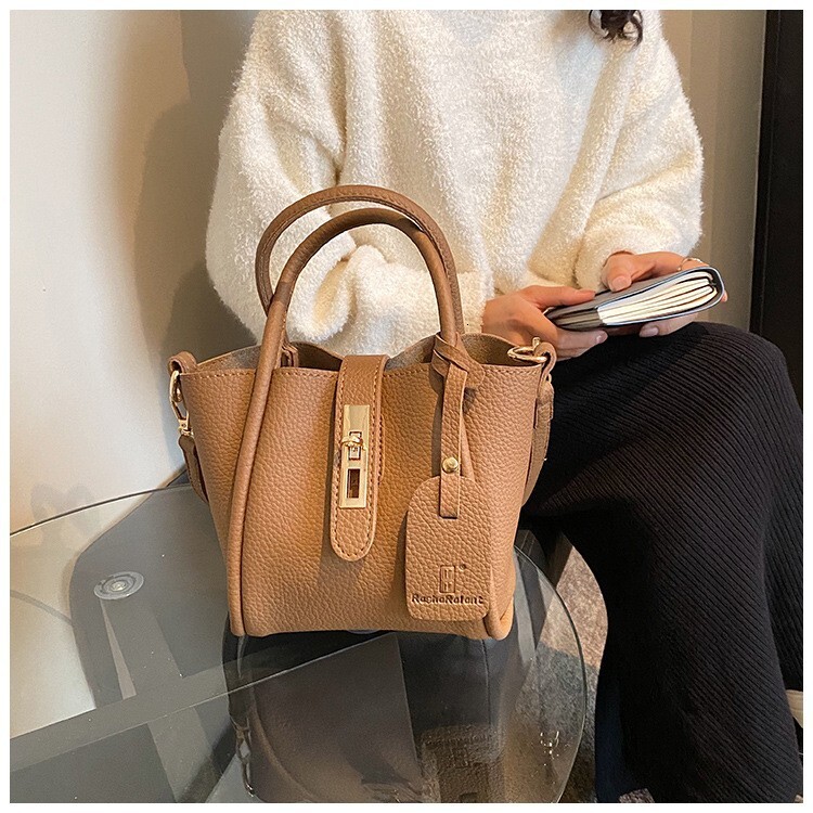 Free Shipping 2025 New Designer Bag Commuter Versatile Handbag For Women New Fashionable Bucket Premium Texture Crossbody Bag