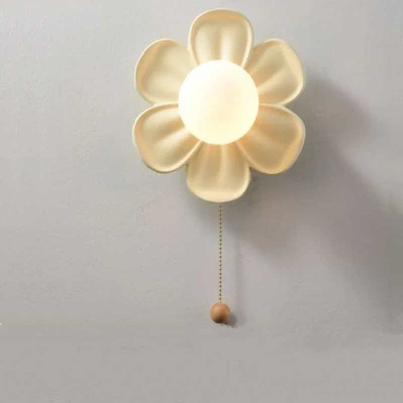 Modern Minimalist Cream Petals Resin Flower Wall Lamp Bedroom Study LED Bedside Lamp Warm Corridor Hallway Balcony M251126