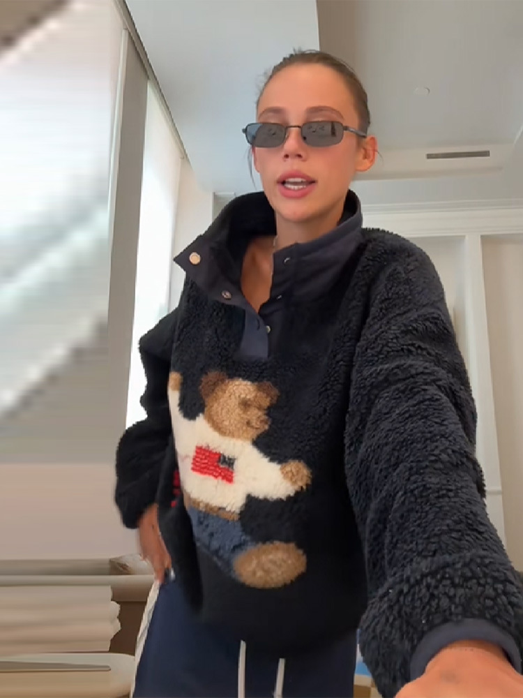 Women's Sweaters Cute Bear Pattern Sweatshirts High Collar Warm Polar Fleece Sweater Soft Blouses Tops 2025 Winter Lady Y2K Clothes