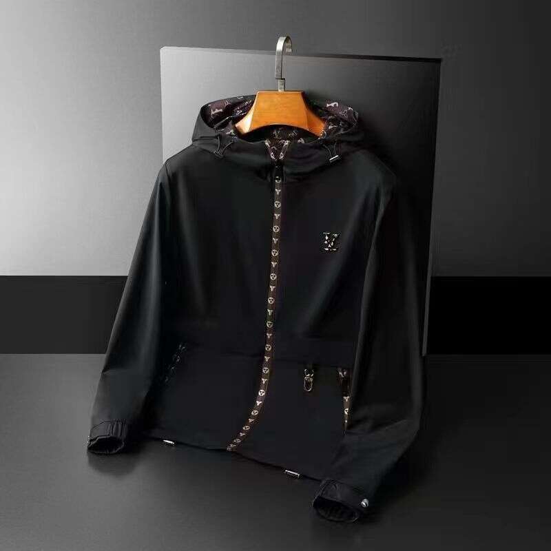 2025 European Spring Autumn New Men's Jacket With Chest Logo Lettering, Light Luxury Hooded Coat