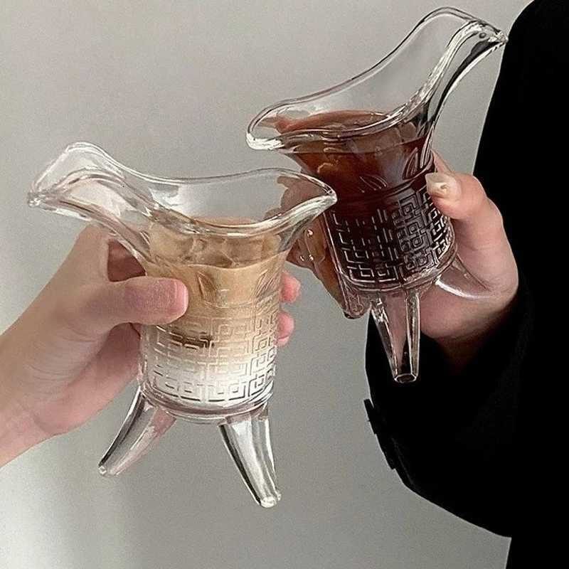 Funny antique Qin Shi Huang teacup cup jazz cup ancient emperor three-legged cup creative wine glass C251126