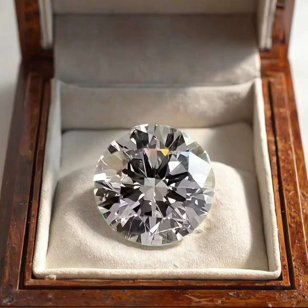 IGI Certified Round Brilliant cut White lab-created Diamonds Excellent Synthetic CVD Lab grown diamond