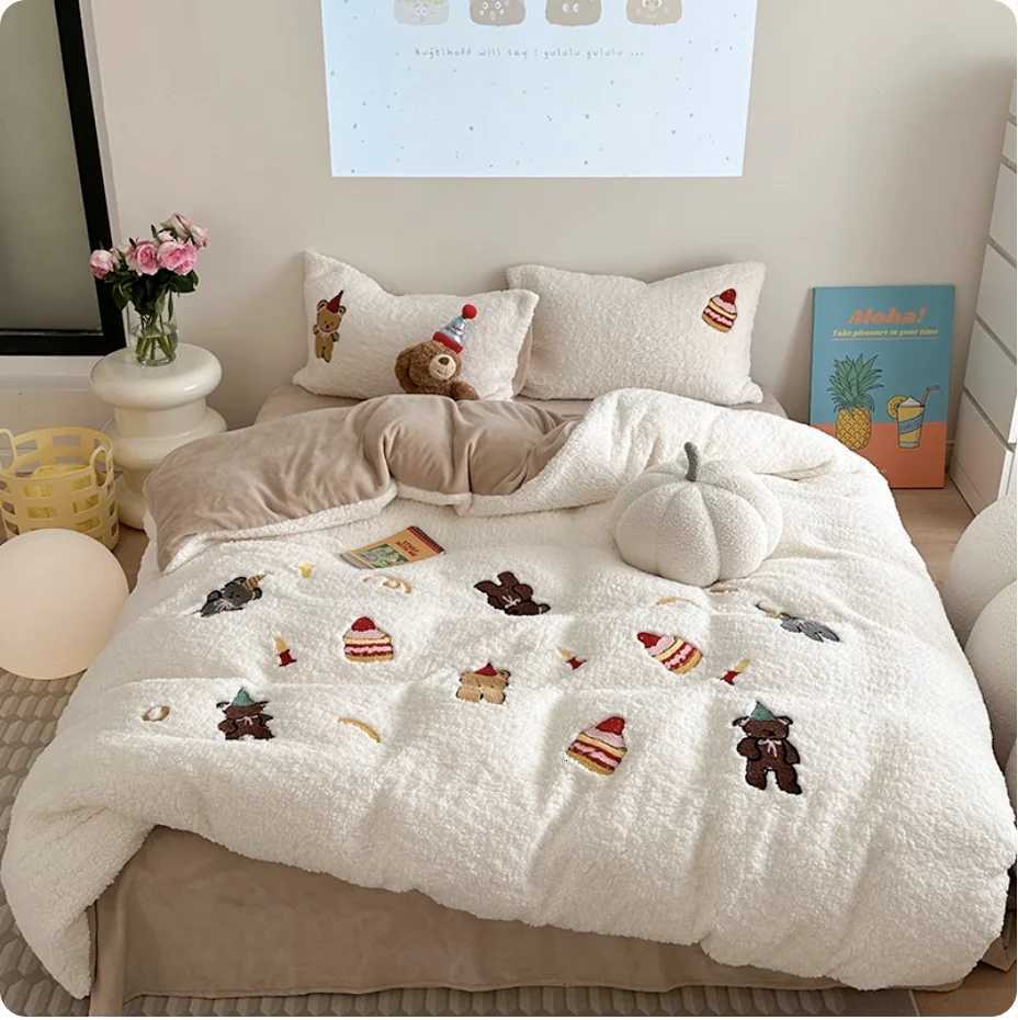 Christmas winter coral fleece thickened and warm bedding set 4pcs/set Childish and cute soft duvet cover and bed sheet students supplies Y251126