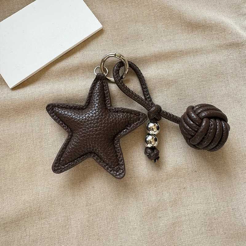 Leather Star Keychain Pentagram Car Keyring with Woven Leather Rope Ball Pendant Creative Bag Pendant Decoration for WomenT251127