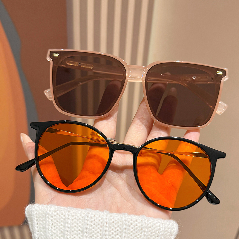 6 pairs of new summer sunglasses, unisex and fashionably versatile.