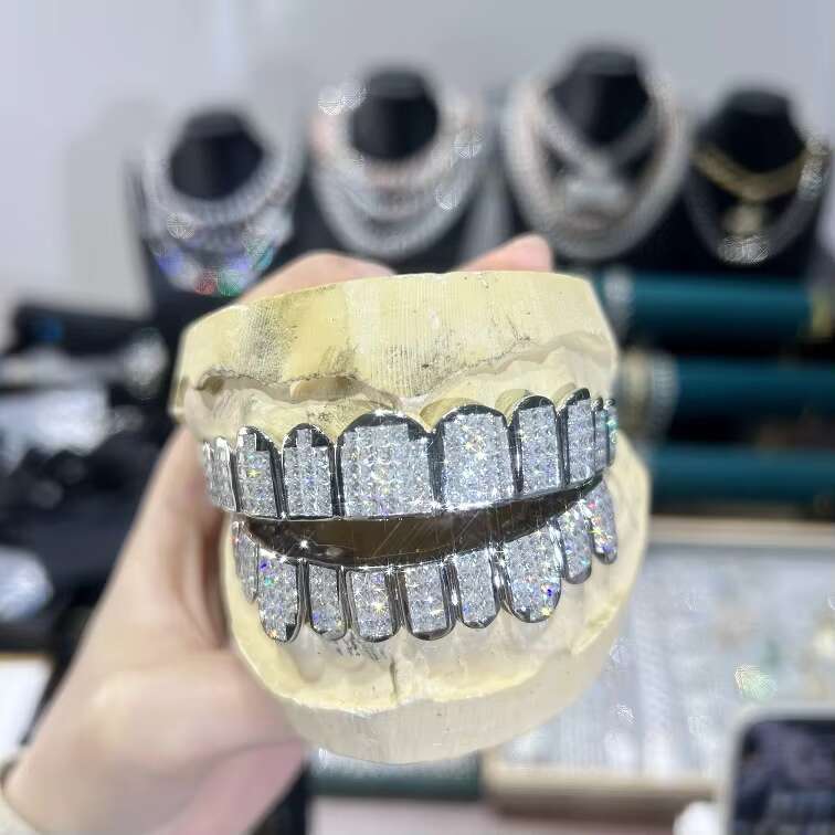 Luxury Silver Custom Made Mystery Setting Diamond Teeth Grillz Jewelry Princess Cut Moissanite Iced Out Grillz for Teeth
