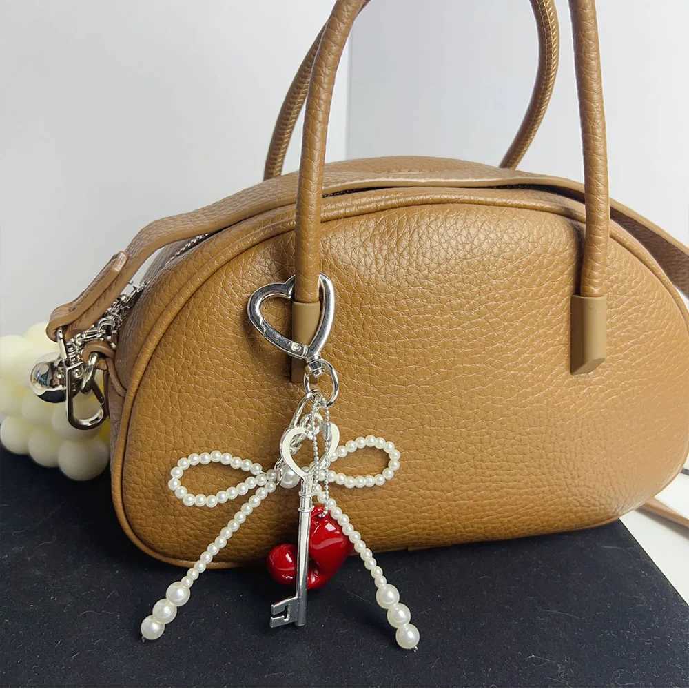 New Fashion Red Love Y2k Keychain Korean Charm Bag Pendant Handmade Beaded Bownot Keyring Vintage Red Metal Hanging AccessoriesT251127