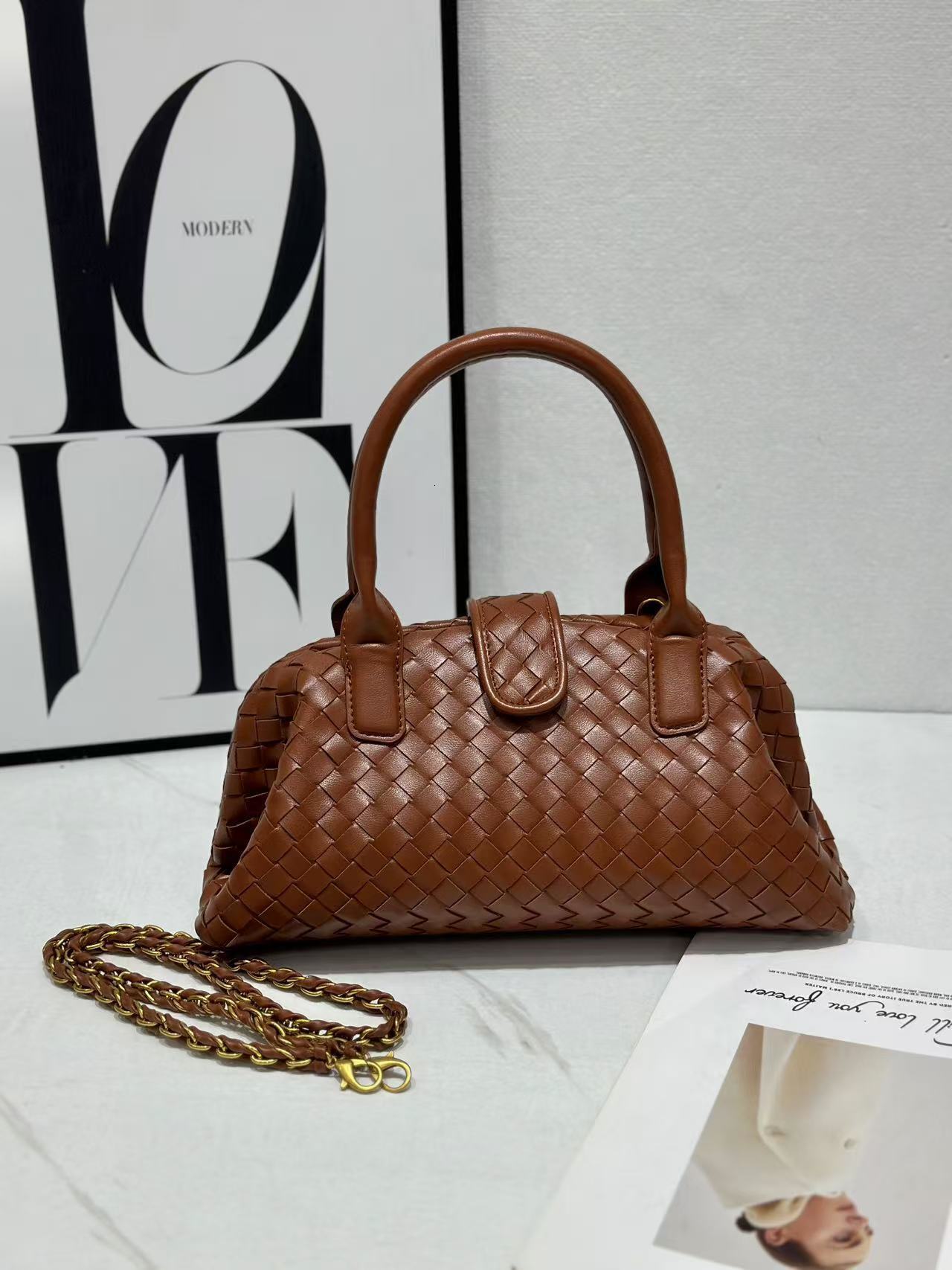 Designer Bag Luxury Handwoven Shell Bag Genuine Leather Women's Bag High-end Bowling Boston Handbag Crossbody Shoulder Bag