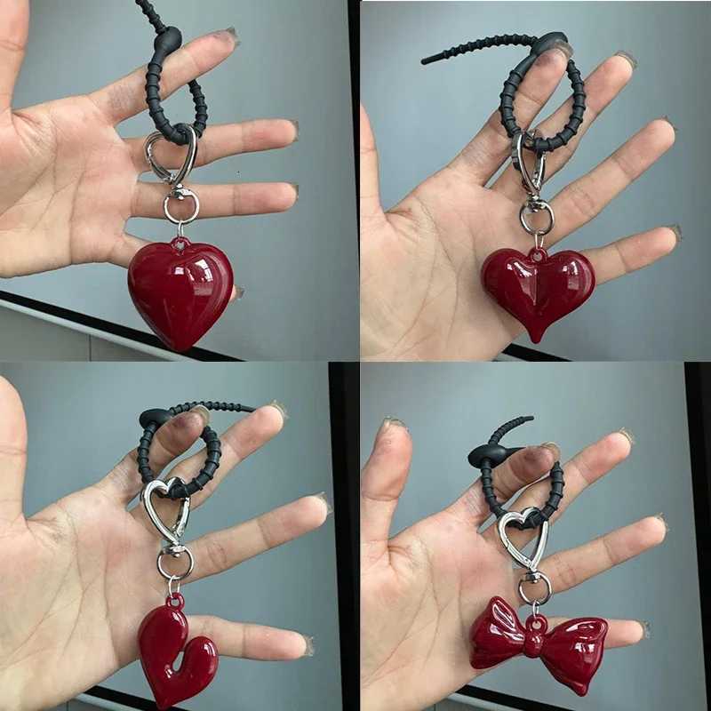 Exquisite Temperament Red Heart Bow Charms Keychain Versatile Phone Pendant Fashion Backpack Hanging Ornament Accessories GiftsT251127
