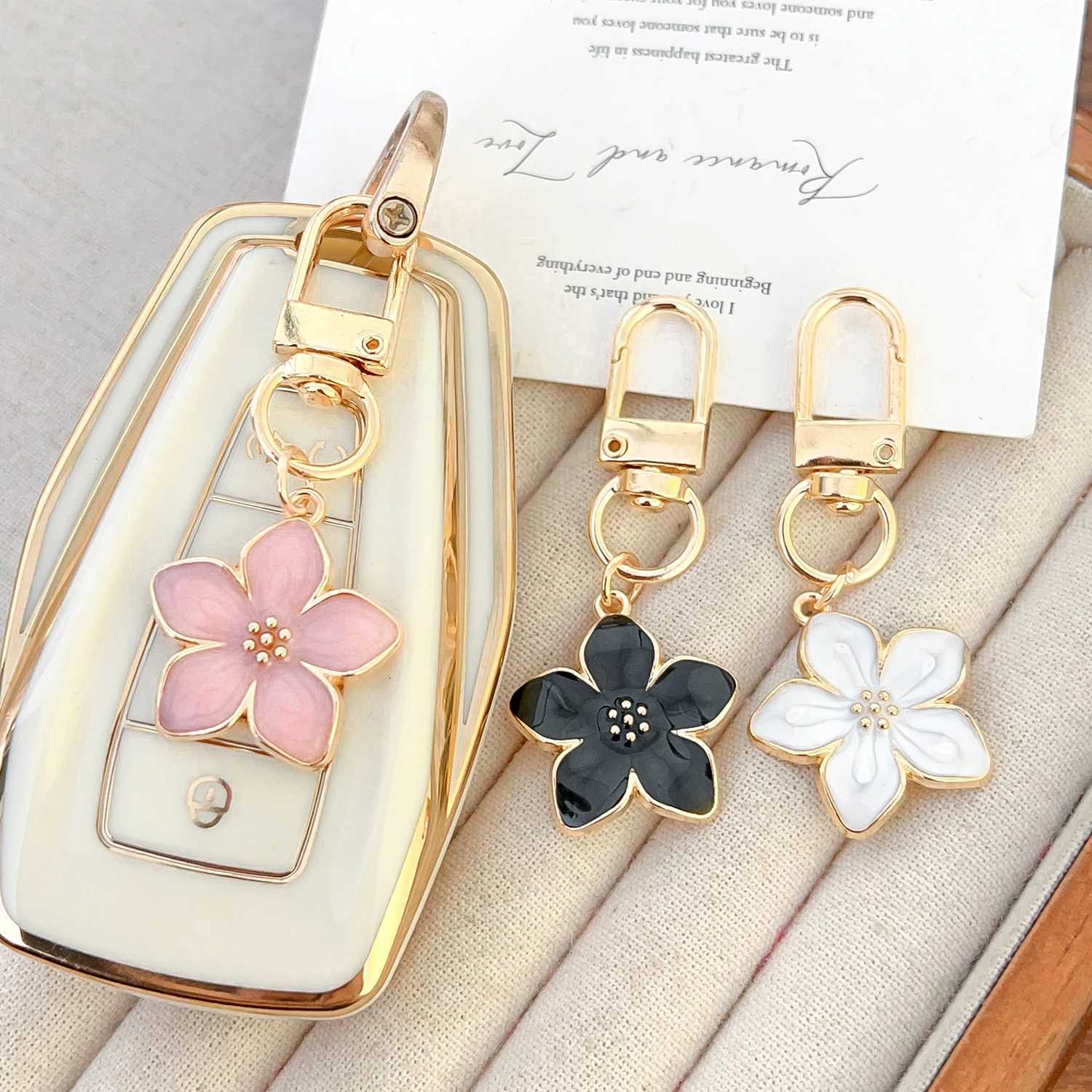 White Pear Blossom Keychain Cute Accessories Flower Handbag Keychain Couple Matching Keyrings Pendant DIY Fashion Jewelry GiftsT251127