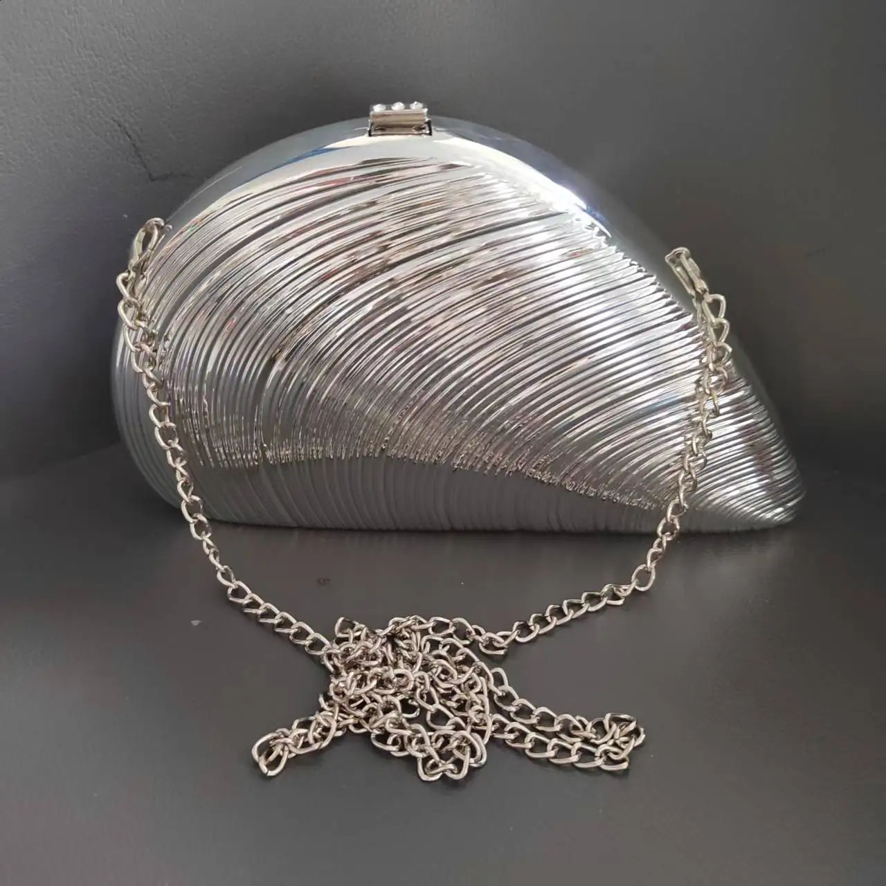 2025 Summer Spring Silver Spiral Oyester Shell Clutch Bag Silver With Silver Chain 250421