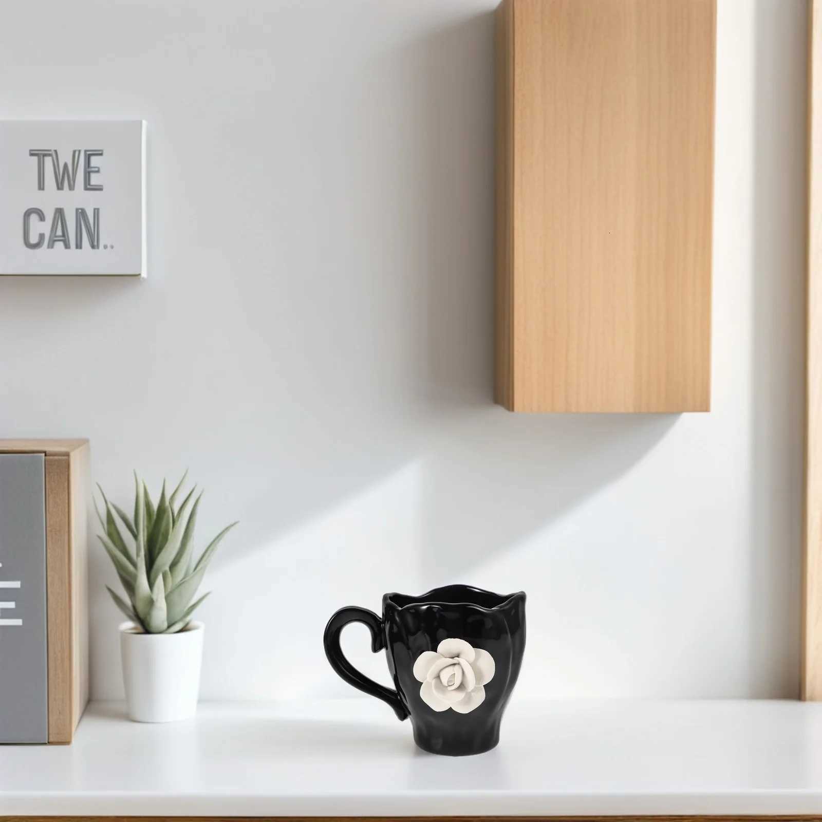 luxery Ceramic Mug with Rose Design Elegant Flower Coffee Cup for Tea Lovers Vintage Style Decorative Drinkware Cute Floral Mug C251127