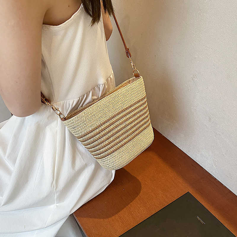 Grass Woven Bag New Summer Leisure Large Capacity Bucket Bag Fashion Seaside Vacation Woven Bag Vegetable Basket