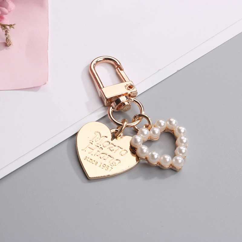 Metal Heart Shell Key chain Creative Gift Cute Pearl Pendant Bag PendantT251127