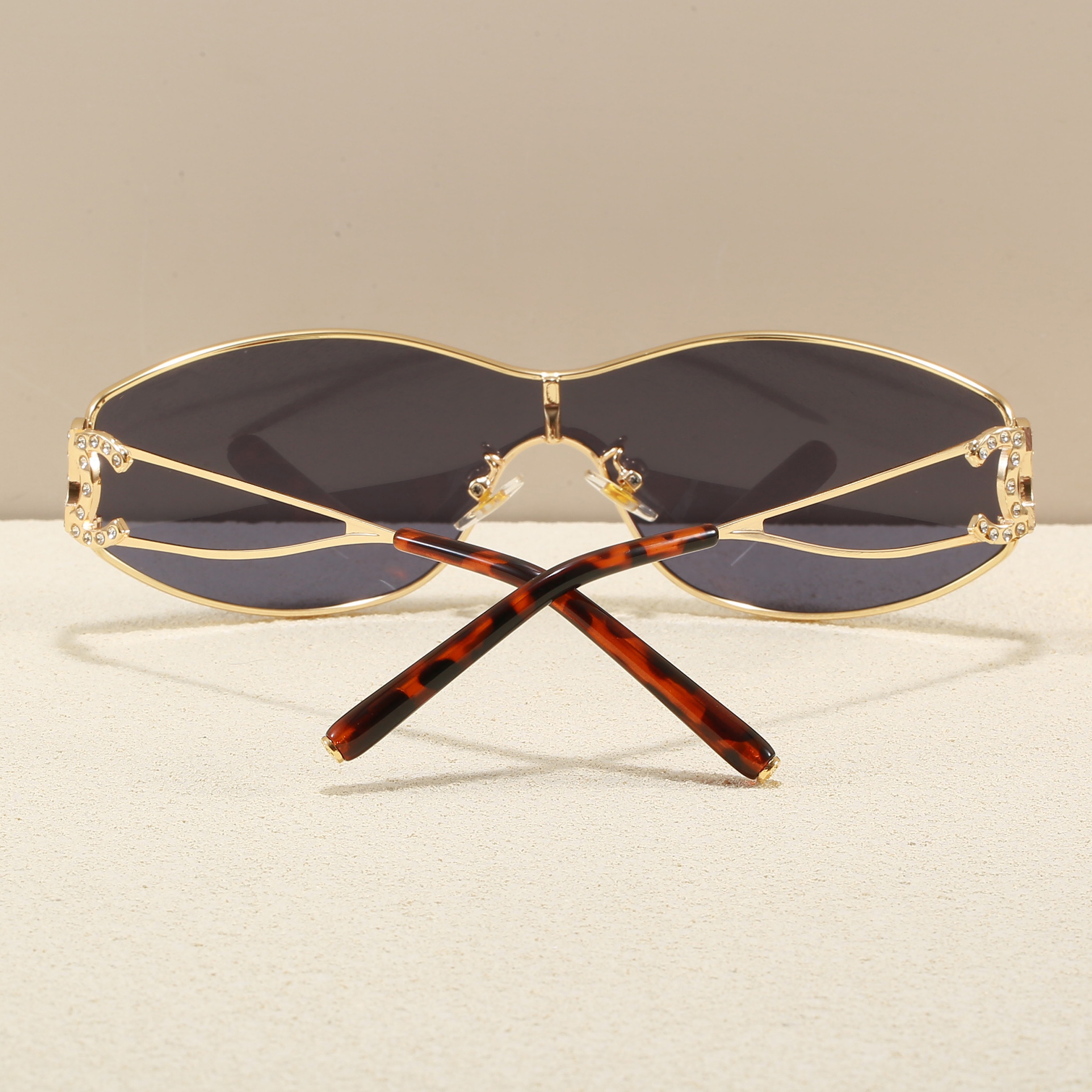 High Quality Luxury Designer Sunglasses Metal Frame Oval Party Women Classic Eyeglasses Beach Shading UV protection Glasses With Box Case Y260207