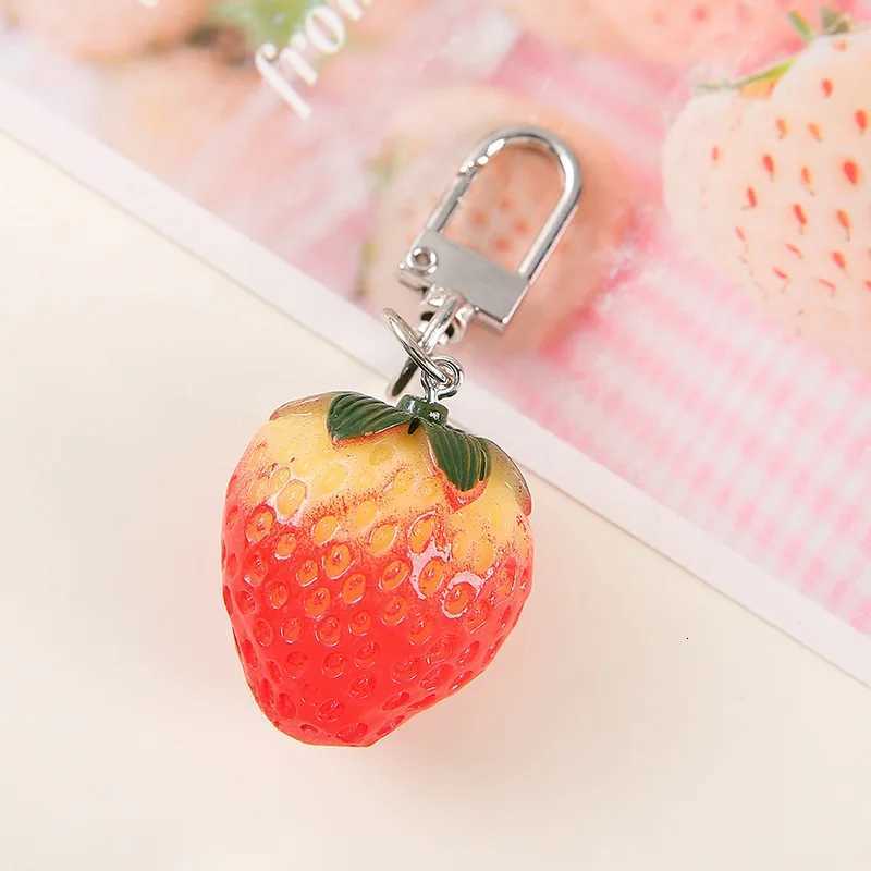 5pcs Simulation Tomato Strawberry Keychain Fashion Key Chain Bag Charm Bags Ornament Car Phone Decoration for Women Girls GiftsT251127
