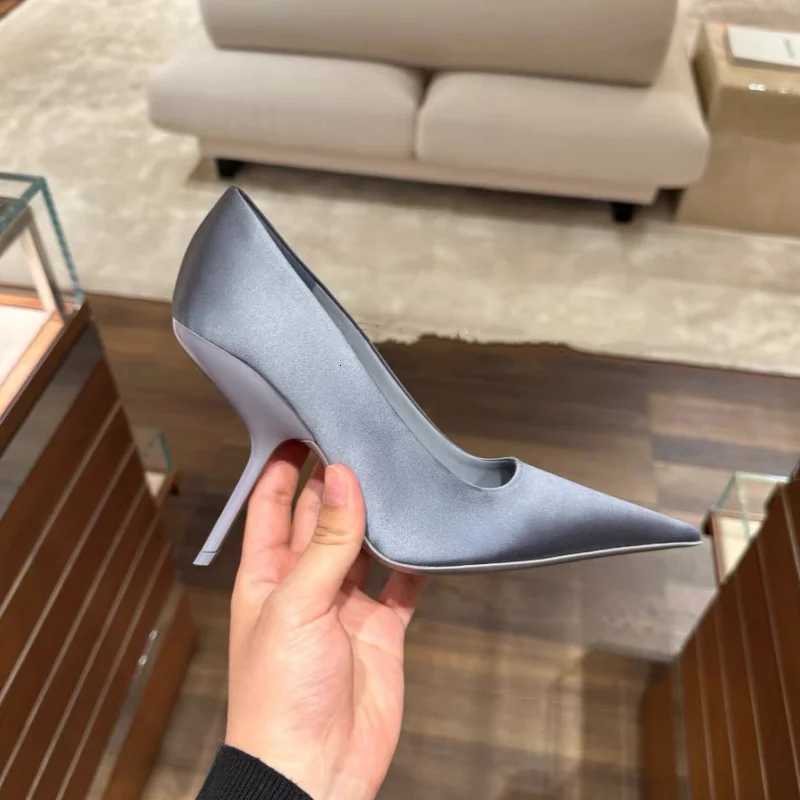 2025 New Style Womens High Hls Shoes Patentleather Pointed Toe Solid Color Night Club Party Shoes Femme Summer Half Slippers C251127