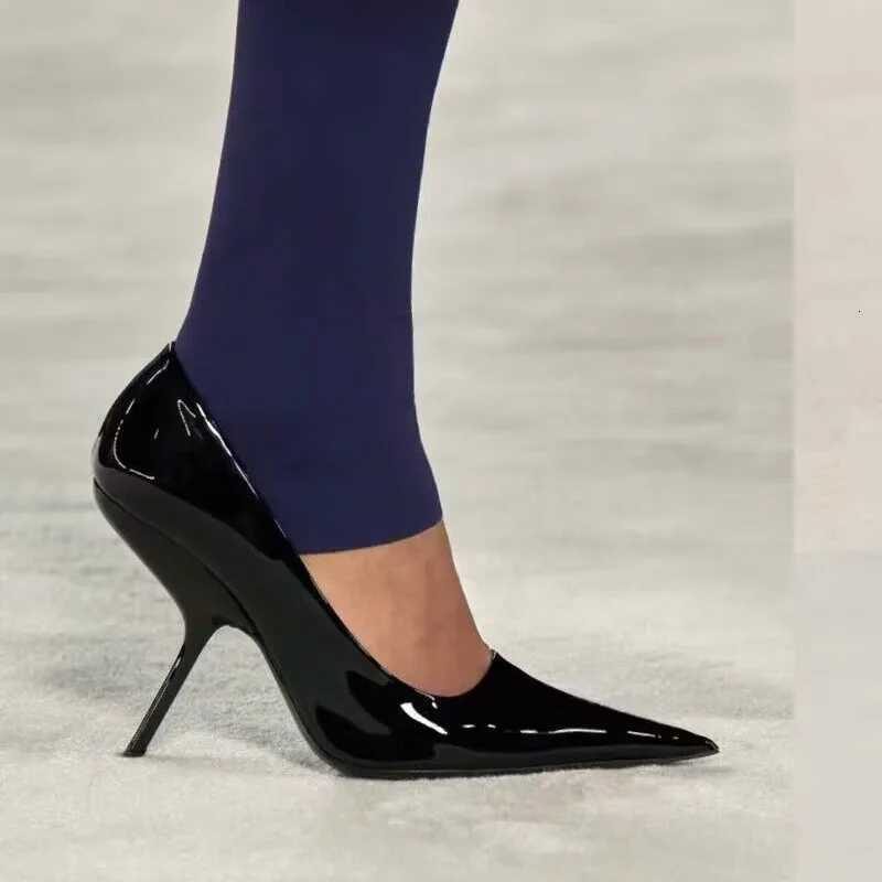 2025 New Style Womens High Hls Shoes Patentleather Pointed Toe Solid Color Night Club Party Shoes Femme Summer Half Slippers C251127