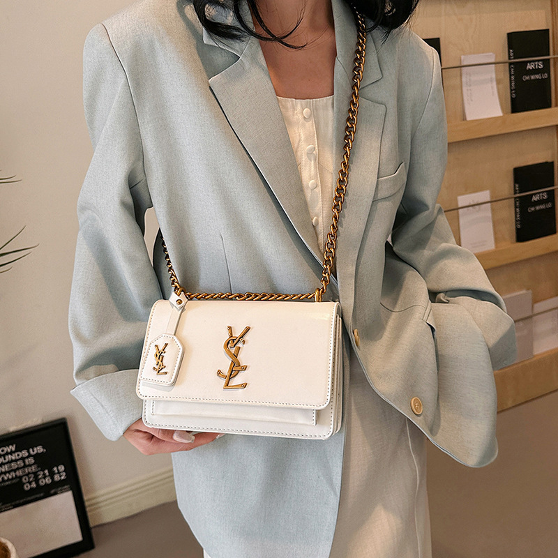 Best Selling Premium Elegant Women's Bags 2025 New style Trendy Chain Shoulder Bag Fashion Versatile Crossbody Small Square Bag free shipping