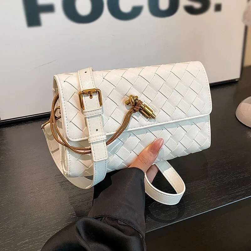 2025 New Model Hand Woven Interlock Small Square Bag, Stylish Simple Women's Single Shoulder Crossbody Bag