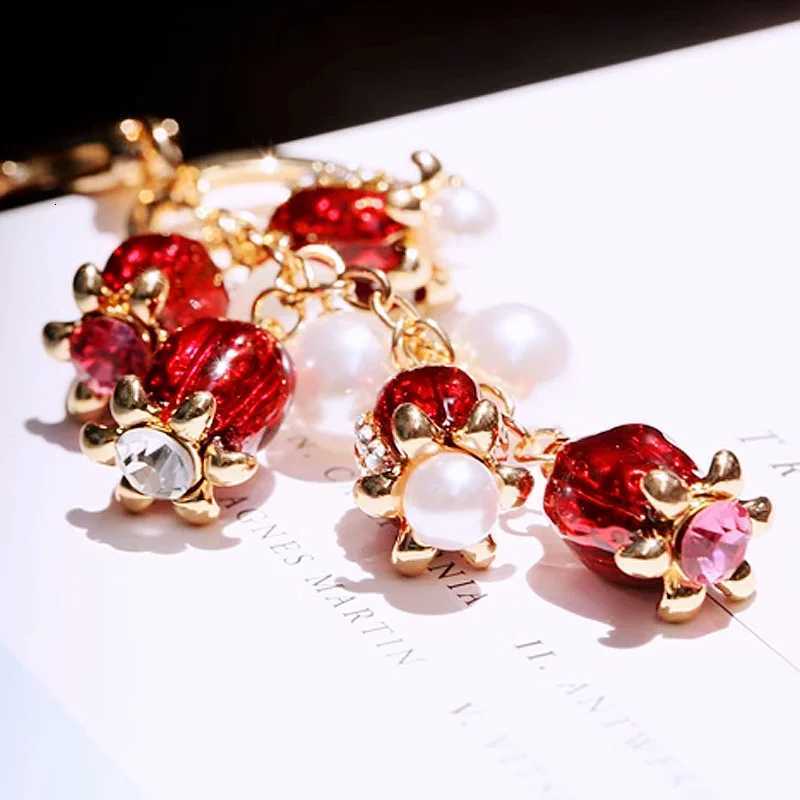 1PC Pomegranate Flowers Keyrings Bag Pendant Charm dangle keyring Pearl Keychain Stunning KeyringsT251127