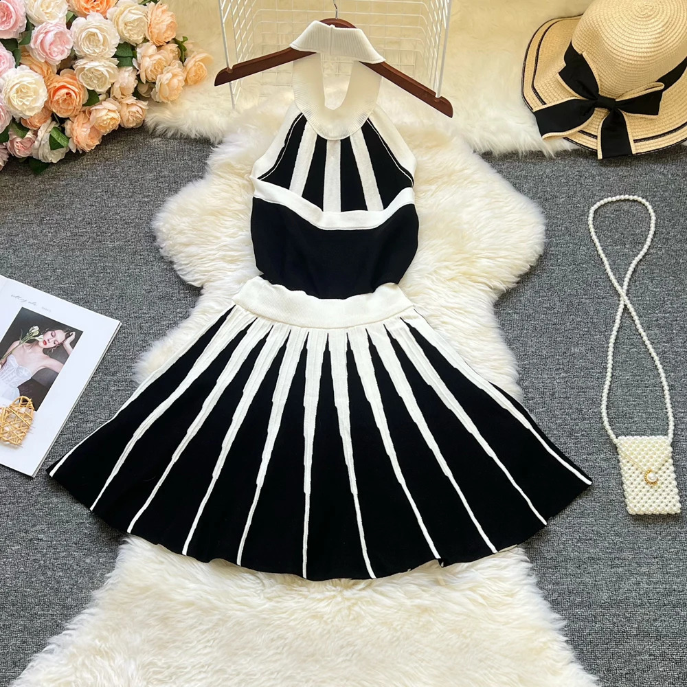 YuooMuoo fashionable and sexy strapless knitted dress for women elegant white and black patch work ultra-thin waist pleated party dress 250427