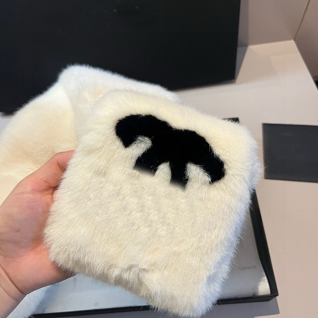 Warm High Designer Scarf Scarves Women Quality Winter Rabbit Fur Material Soft Comfortable Scarf Letter Classic Fashion Outdoor Trend Wear Scarf Christmas Gift