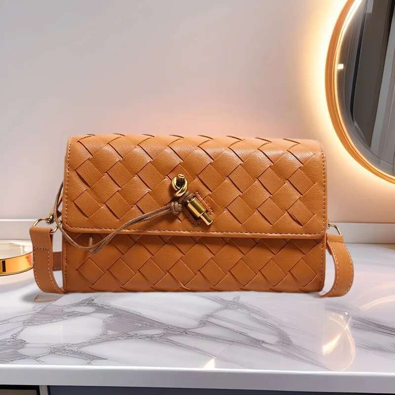 2025 New Model Hand Woven Interlock Small Square Bag, Stylish Simple Women's Single Shoulder Crossbody Bag