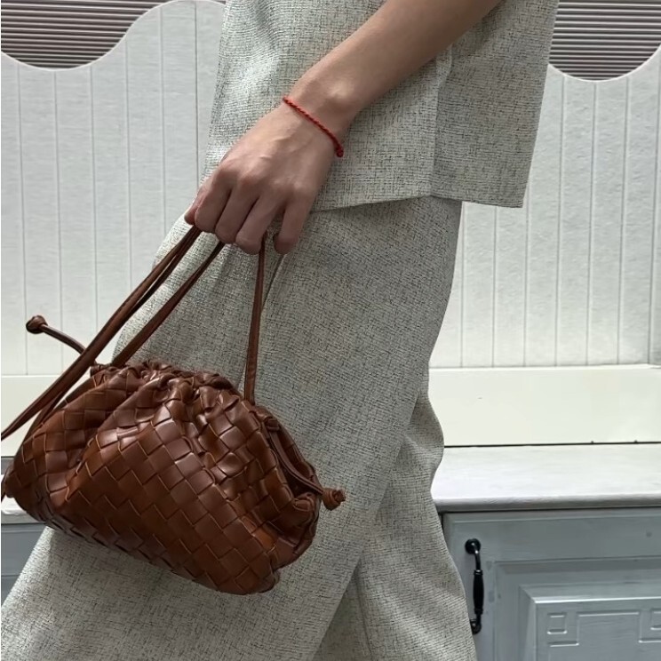 Designer Bag Trend Women's Bag Niche Design Woven Cloud Bag Fashion Single Shoulder Crossbody Bag Handheld Luxury Dumpling Bag