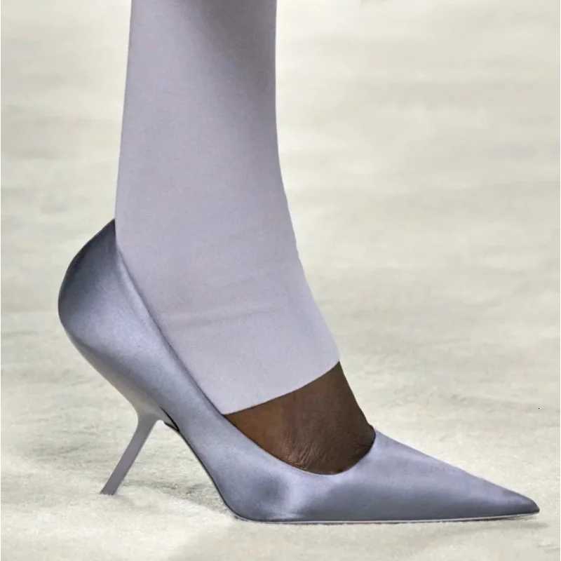 2025 New Style Womens High Hls Shoes Patentleather Pointed Toe Solid Color Night Club Party Shoes Femme Summer Half Slippers C251127