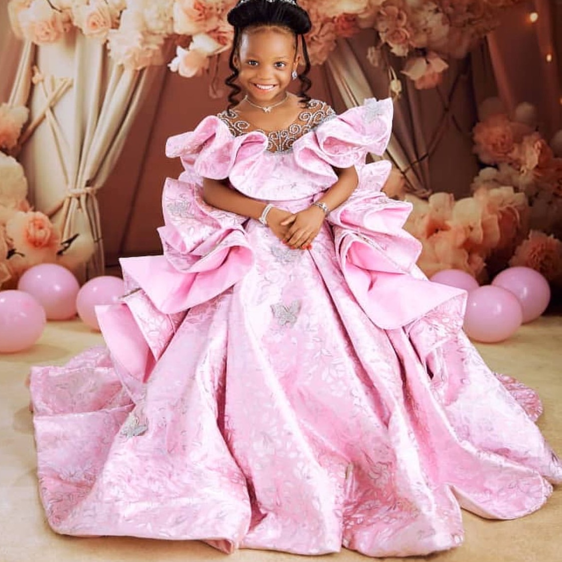 2026 Pink Ball Gown Flower Girl Dresses Sheer Neck Beaded Satin Flowers Little Girl Christmas Peageant Birthday Christening Tutu Dress Gowns ZJ422