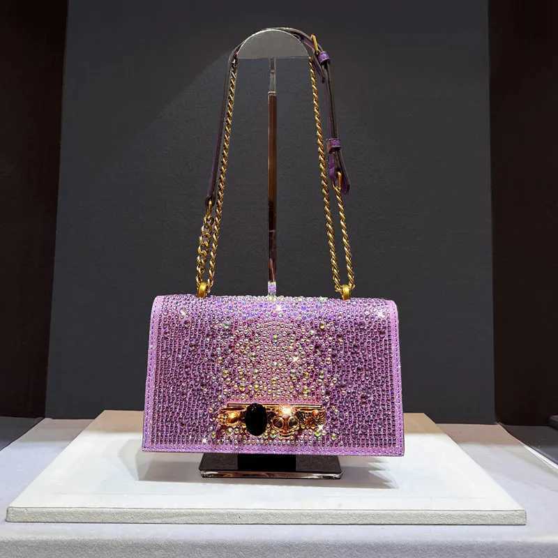 2025 Luxury Women Full Rhinestone Skull Handbag Brand Design Shiny Diamond Crossbody Bag Chain Fashion Wedding Party Evening Bag K251127