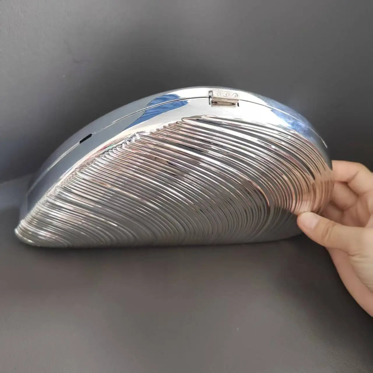 2025 Summer Spring Silver Spiral Oyester Shell Clutch Bag Silver With Silver Chain 250421