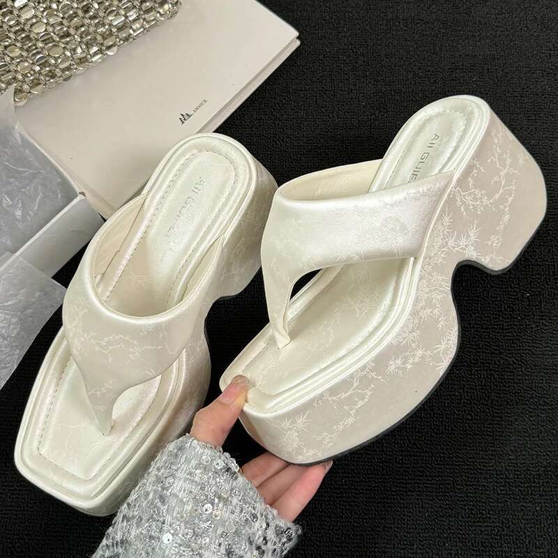 Pumps Flip Flops For Ladies New 2025 Female Footwear Platform Wedges Women Slippers Fashion Slides Heels Shoes