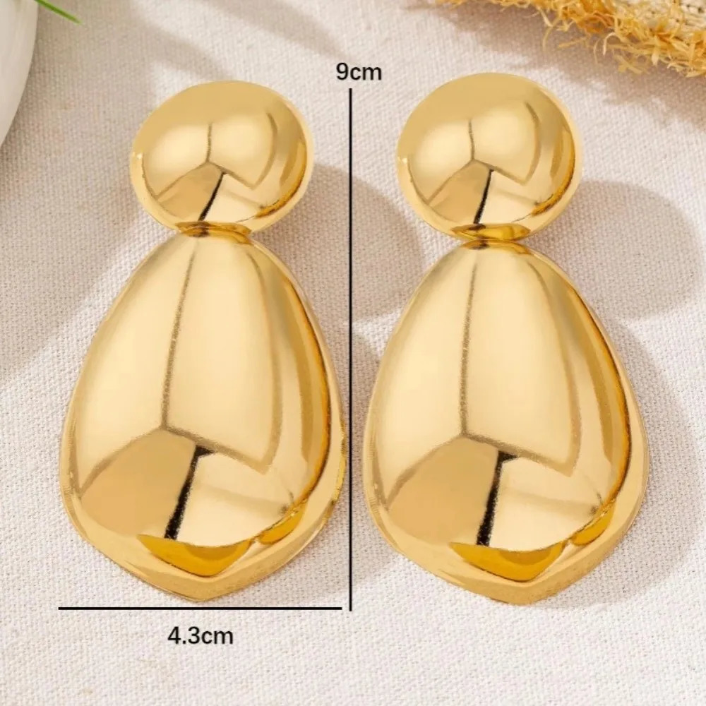 Retro Exaggerated Geometric Earrings Metal Golden Large Earrings Round n Irregular Women Jewelry European American Style 251126