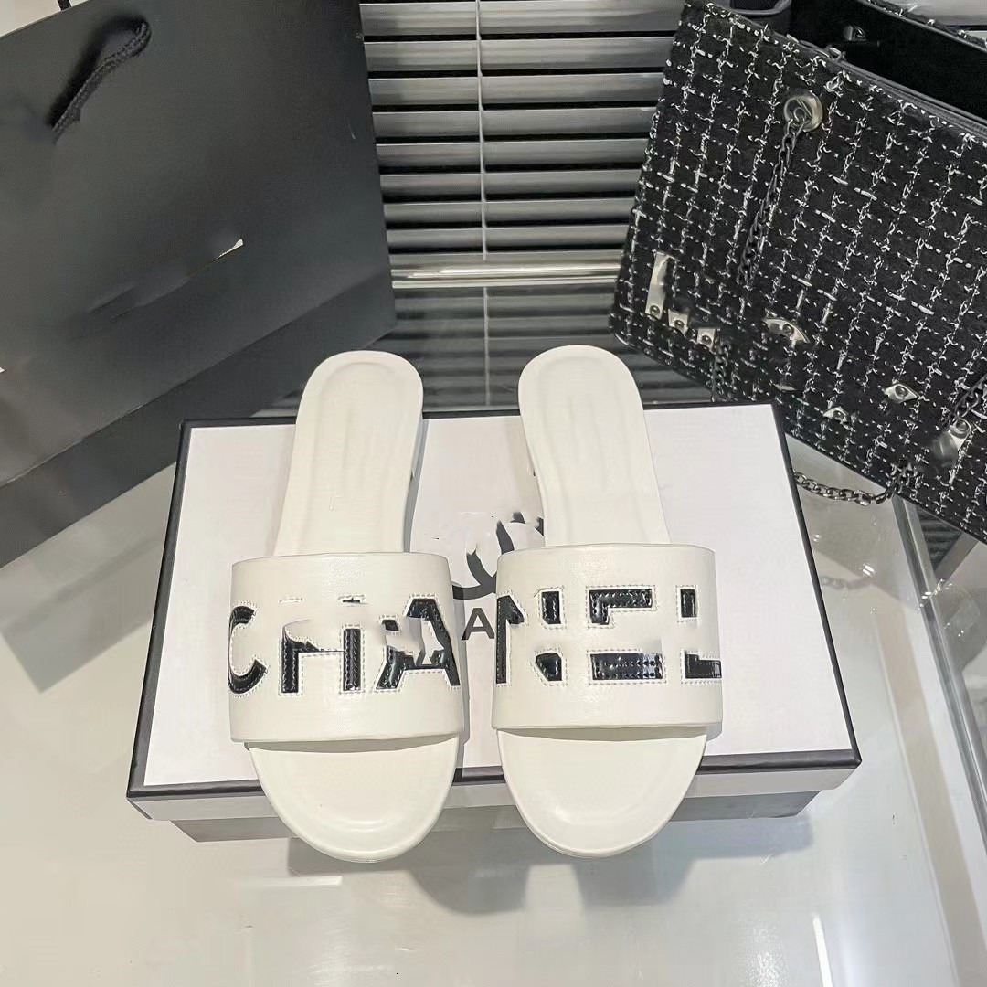 High quality designer flat shoes new sandals for women fashionable and versatile sandals for outerwear luxurious women's sandals 8A Tourist beach shoes