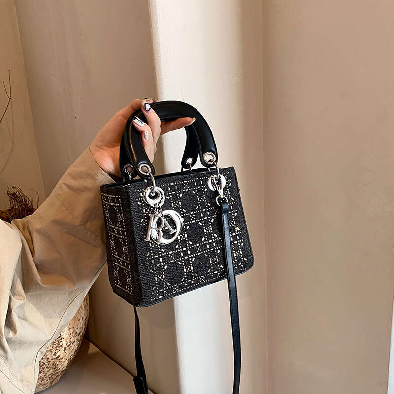 Diamond inlaid mini Daifei hand-held crossbody small 2024 new banquet bag, diamond fashionable rhinestone sparkling bag for women