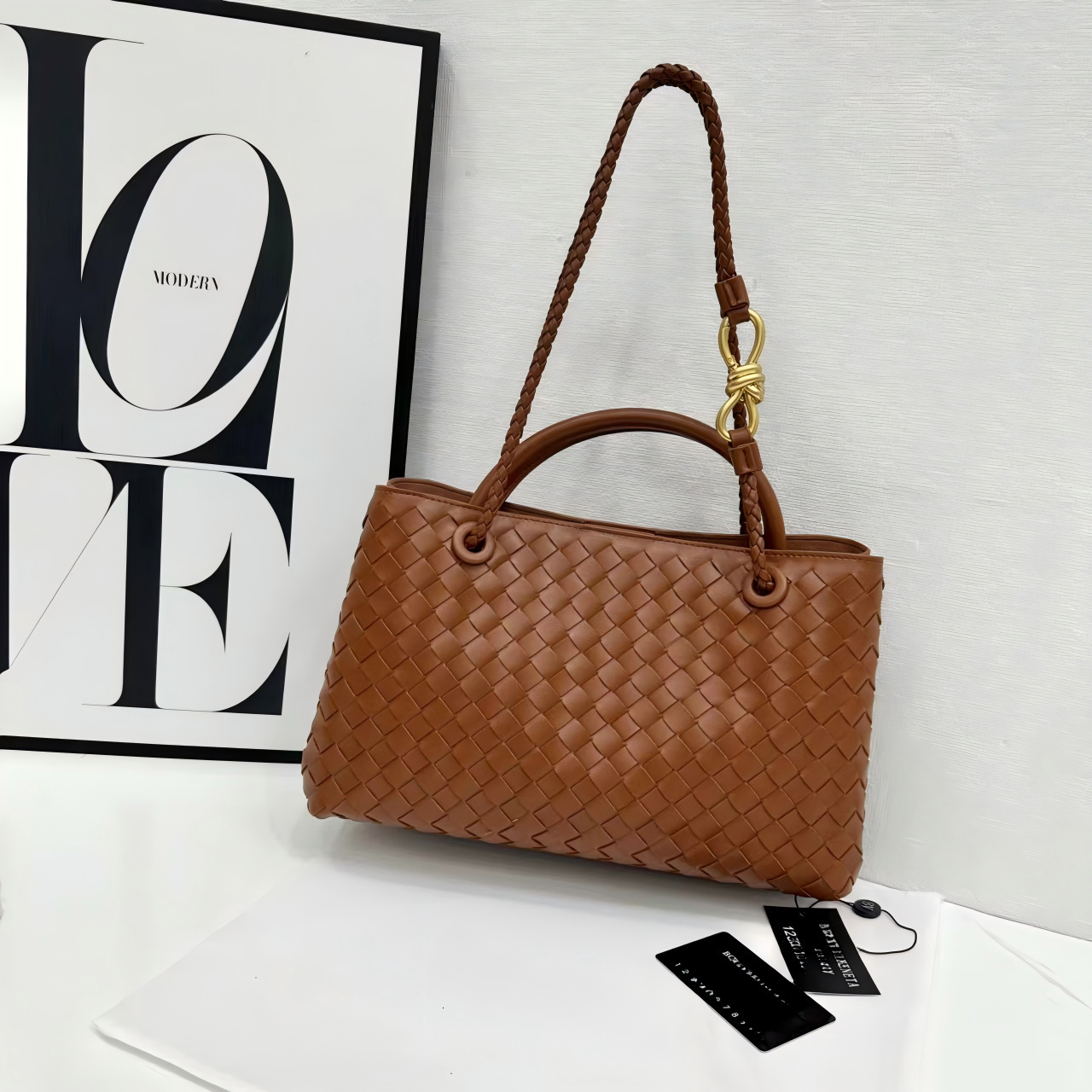 Designer Bag 2025 New Trend Woven Leather Clutch Handbag Luxury Shoulder Crossbody Bag Handmade Woven Bag Copy Bags