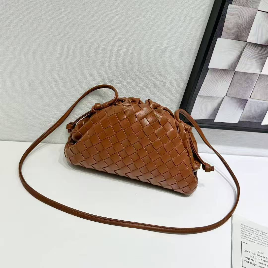 Designer Bag Trend Women's Bag Niche Design Woven Cloud Bag Fashion Single Shoulder Crossbody Bag Handheld Luxury Dumpling Bag