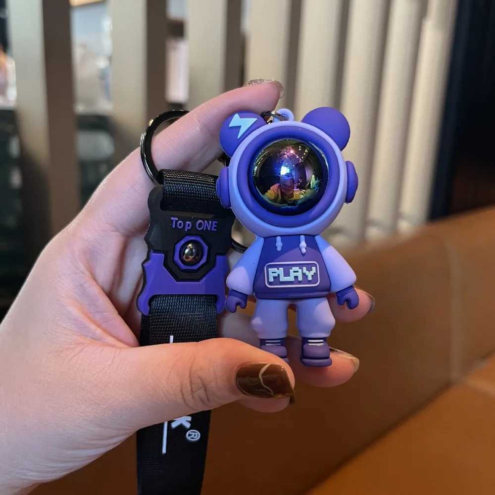 Cartoon Lightning Bear Keychain Cute Astronaut Bear Doll Keychain Bag Pendant Couple Car Key Ring Creative Bag Charm GiftPendantT251127