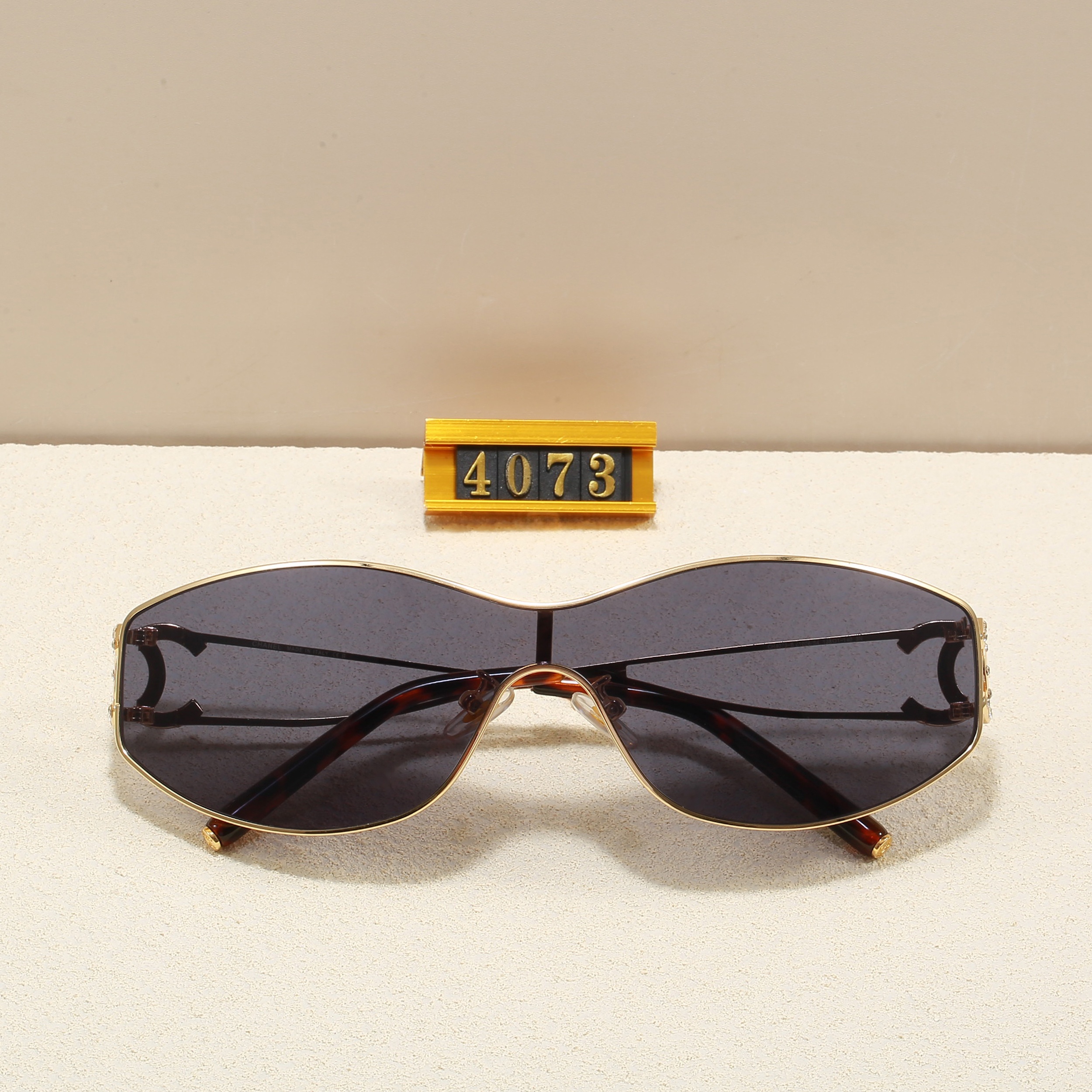 High Quality Luxury Designer Sunglasses Metal Frame Oval Party Women Classic Eyeglasses Beach Shading UV protection Glasses With Box Case Y260207