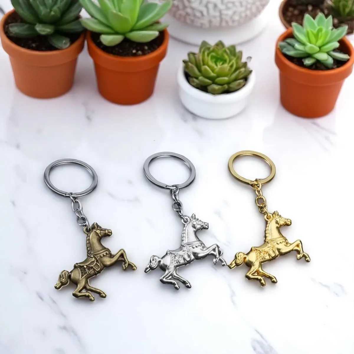 New Fashion 3D Three-dimensional Metal War-horse Keychain Backpack Pendant Keyring Personalization Badge Key Chain Ring GiftT251127