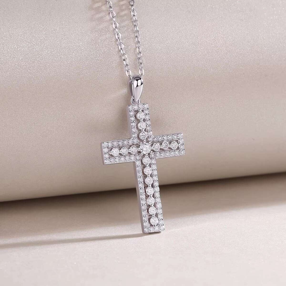 Wholesale Custom Fine Jewelry 925 Sterling Silver Moissanite Diamond Cross Shape Pendant Christian Necklaces for Women Gifts