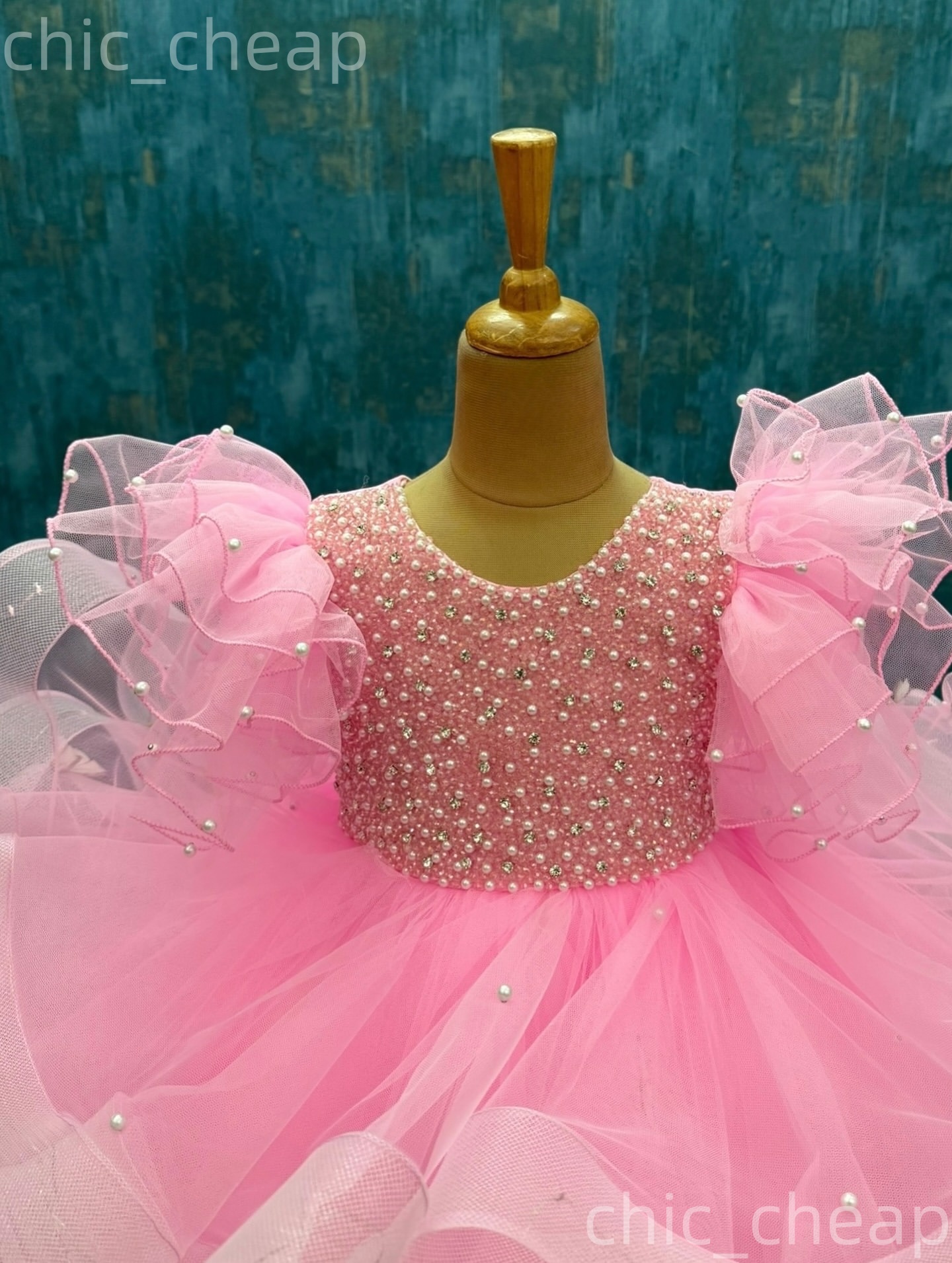 2026 Pink Ball Gown Flower Girl Dresses Pearls Crystals Tiers Tulle Little Girl Christmas Peageant Birthday Christening Tutu Dress Gowns ZJ422